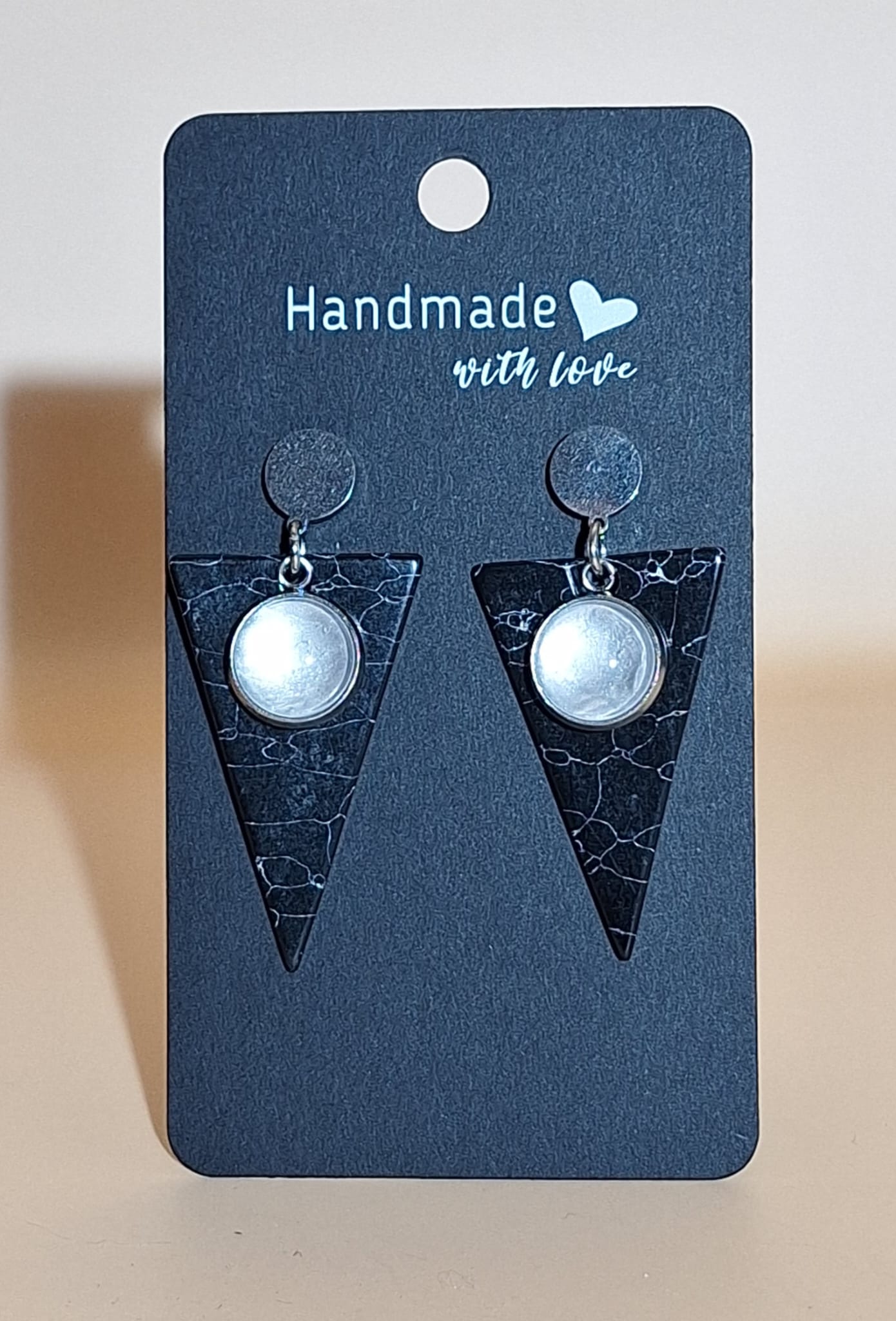 Ohrstecker - dreieckig - perlmutt-weiß Stecker - 10 mm